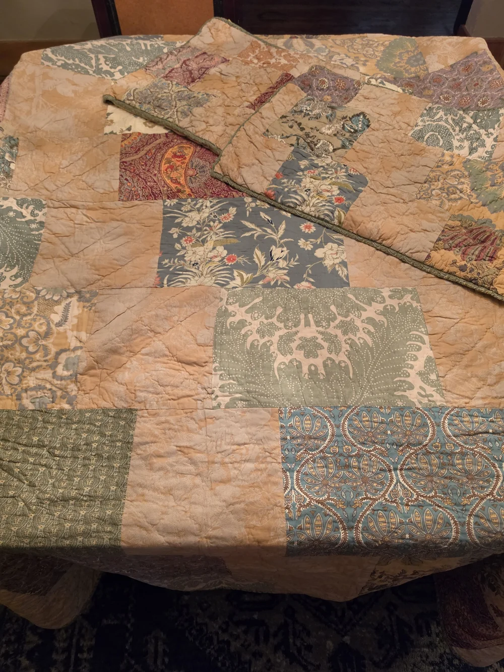 Queen‑Size Pottery Barn Comforter + 2 Shams